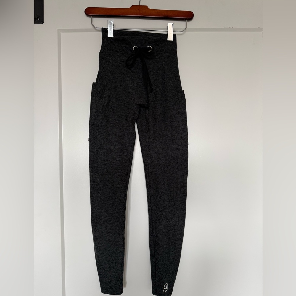 Bombshell Thrive Leggings with Pockets High Waist Gray XS - Picture 6 of 12